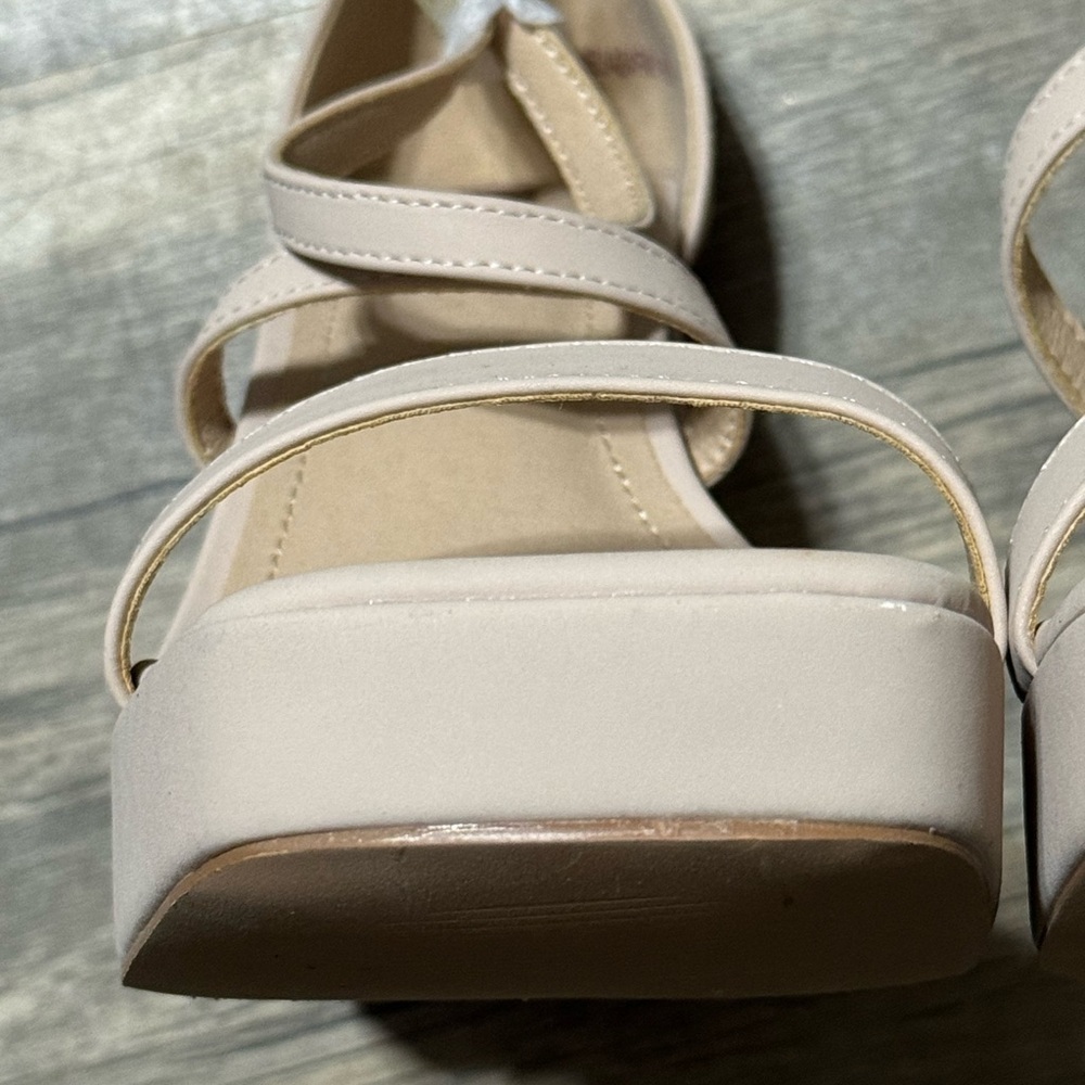IDIFU Nude Block Heel Sandals - Picture 8 of 16